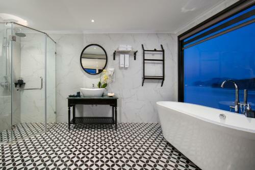 Genesis Luxury Regal Cruises