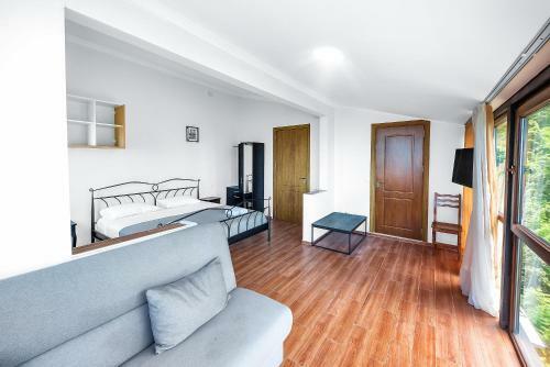 Hotel Mandarinebi