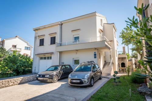 Apartments Omorfia