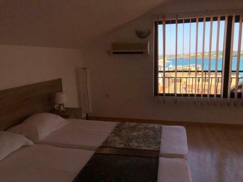 Hostal Time Out