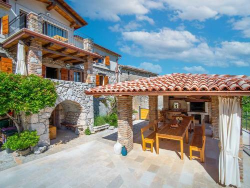 Holiday Home Oliti
