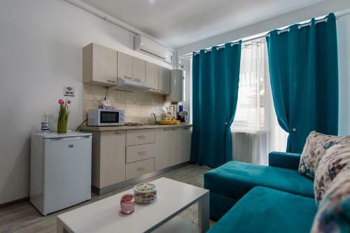 Blue Sky Apartment