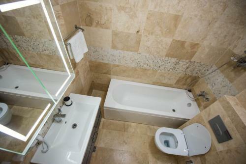 Apartments In Solid House Mamaia