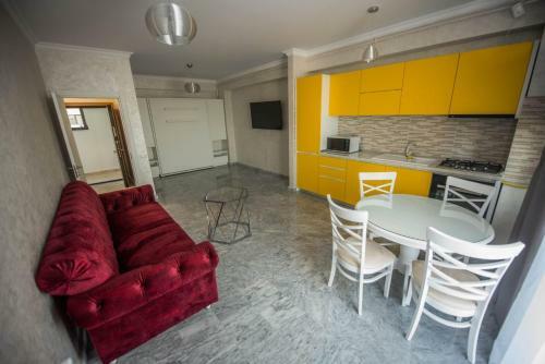 Apartments In Solid House Mamaia