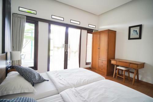 Omah Angkul Angkul Villa