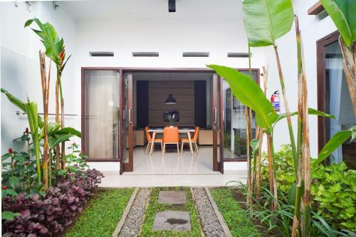 Omah Angkul Angkul Villa