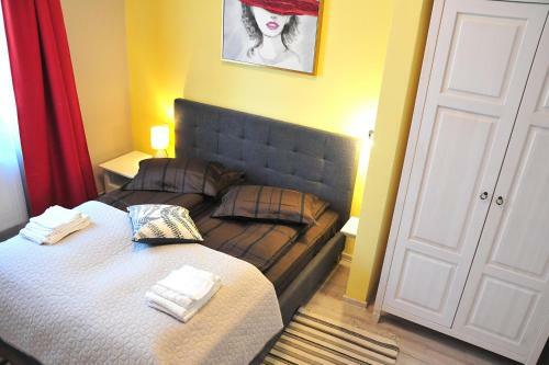 Ronis Apartments