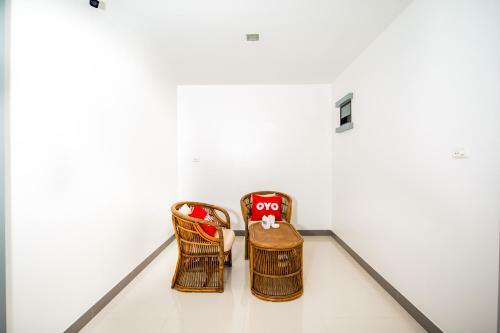 Apartamento Oyo 295 Salamat Bangtao
