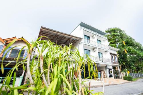 Apartamento Oyo 295 Salamat Bangtao