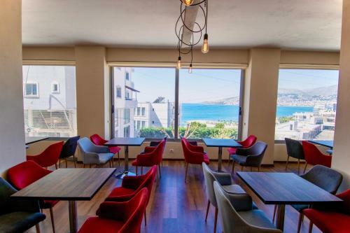Grand Blue Apartments