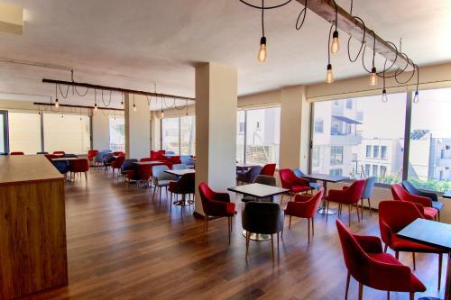 Grand Blue Apartments
