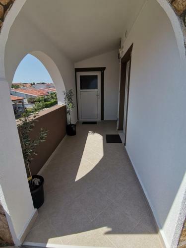 Apartmani Babi? Vir
