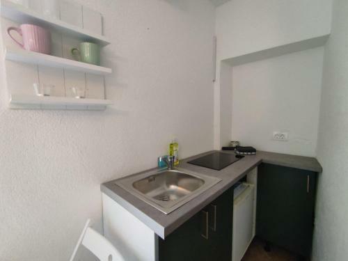 Hostal Private Bedroom With Bathroom