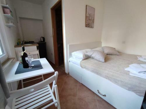 Hostal Private Bedroom With Bathroom