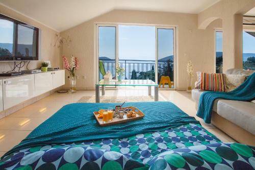 Novi Paradise Villa