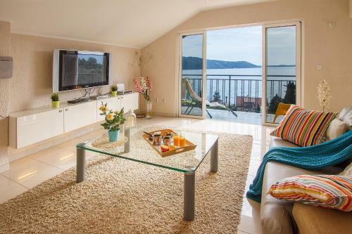 Novi Paradise Villa