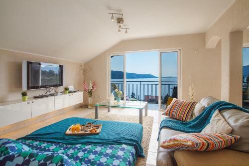 Novi Paradise Villa