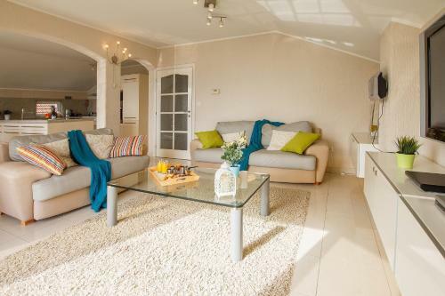 Novi Paradise Villa