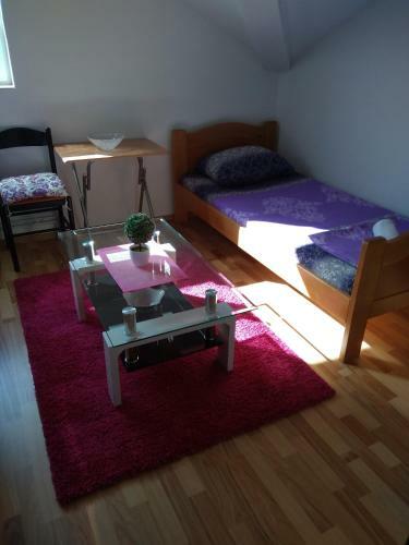 Hostal Buric Rooms