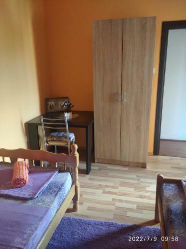 Hostal Buric Rooms