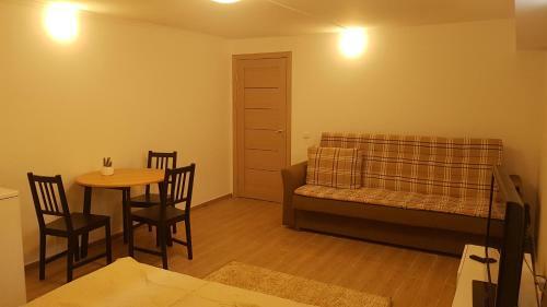 Hostal Saules Sveciu Namai