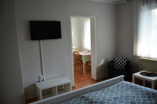 Apartment April