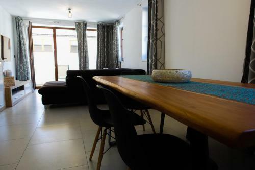 Hi?a Mi?c, Apartmaji Hosnar
