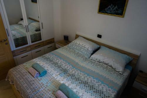 Hi?a Mi?c, Apartmaji Hosnar
