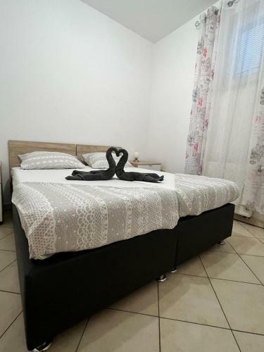Seaview Apartments