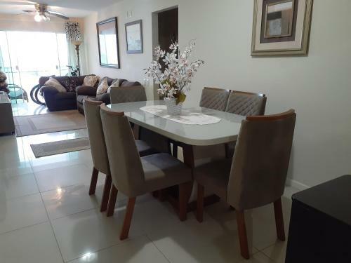 Apartamento Frente Para Prainha- 3 Quartos, Piscina E Churrasqueira