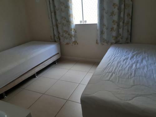 Apartamento Frente Para Prainha- 3 Quartos, Piscina E Churrasqueira