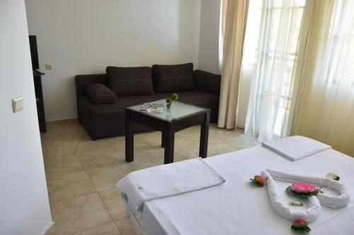 Pearl Beach Apartments In The Cliff Resort 2