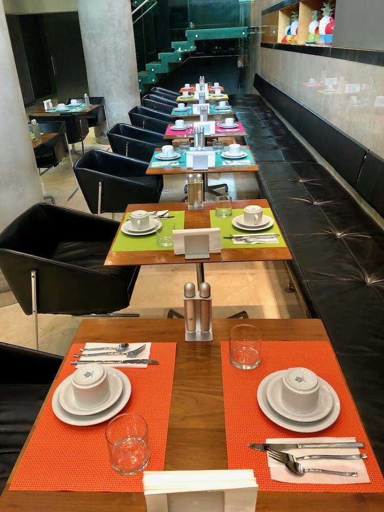 Hotel Ricana Ba Center