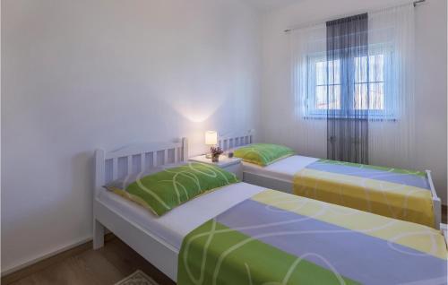 Awesome Apartment In Galizana With 2 Bedrooms