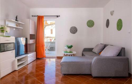 Amazing Home In Hrboki With Wifi And 4 Bedrooms