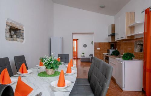 Amazing Home In Hrboki With Wifi And 4 Bedrooms
