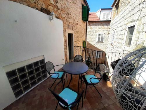 Apartamento Luxury Stone House - Quiet Center!