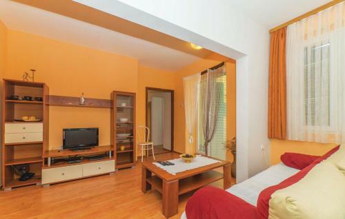 Apartment Diana - Great Location, Cosy 2 Bedroom, 2 Bathroom Apt