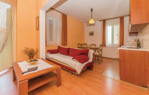 Apartment Diana - Great Location, Cosy 2 Bedroom, 2 Bathroom Apt