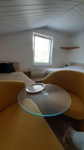 Hostal Holiday Home Lester