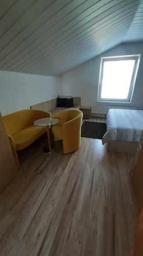 Hostal Holiday Home Lester