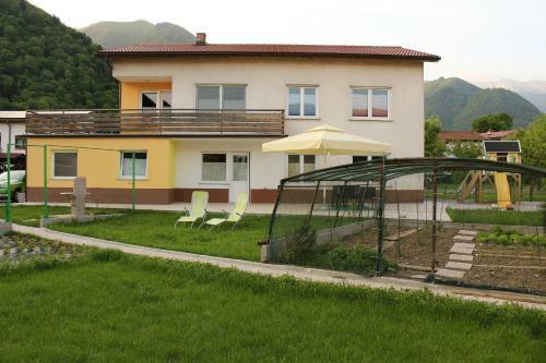 Hostal Apartment And Room Anica