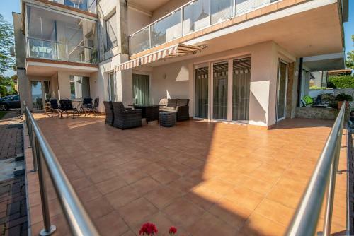 Grand Beach Apartment