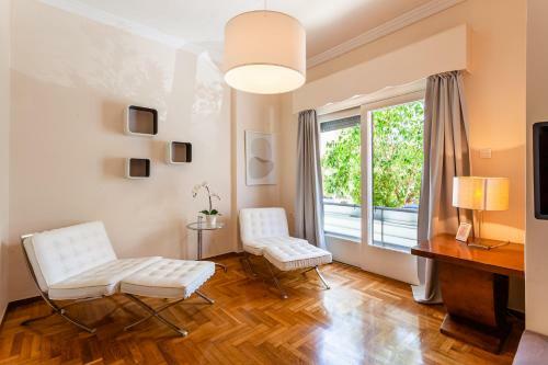 Kalamata A Home - Urban Garden Retreat