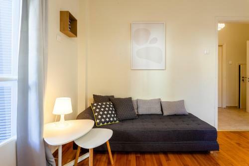 Kalamata A Home - Urban Garden Retreat