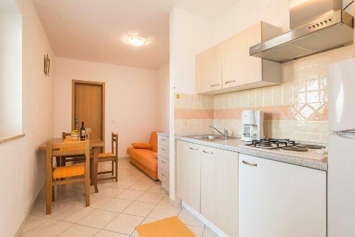 Apartments Goltes