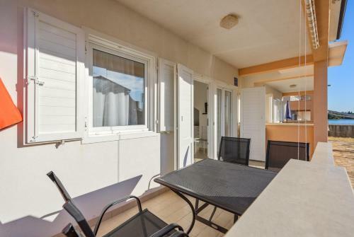 Hostal Lucrezia House With Apartments
