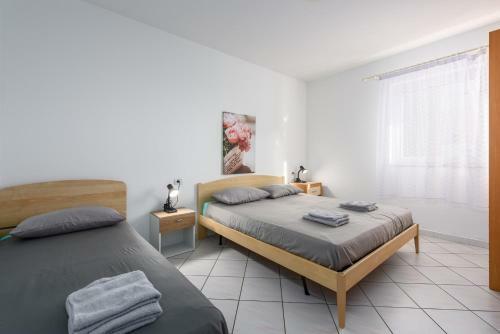 Hostal Lucrezia House With Apartments