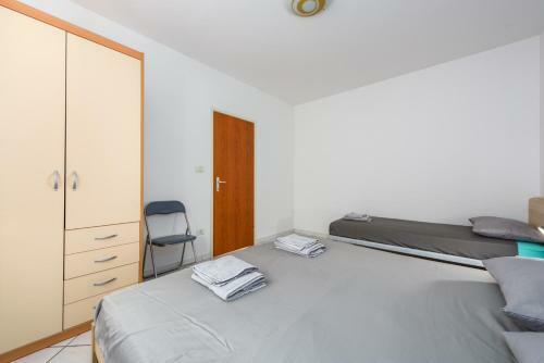 Hostal Lucrezia House With Apartments