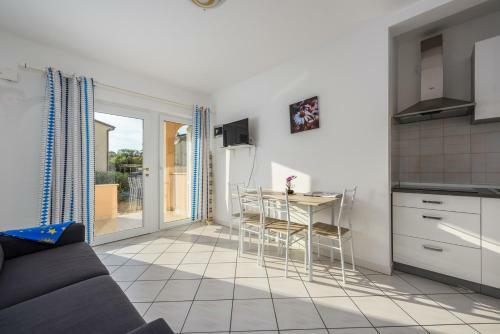 Hostal Lucrezia House With Apartments